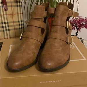 NWT  Born in California boots